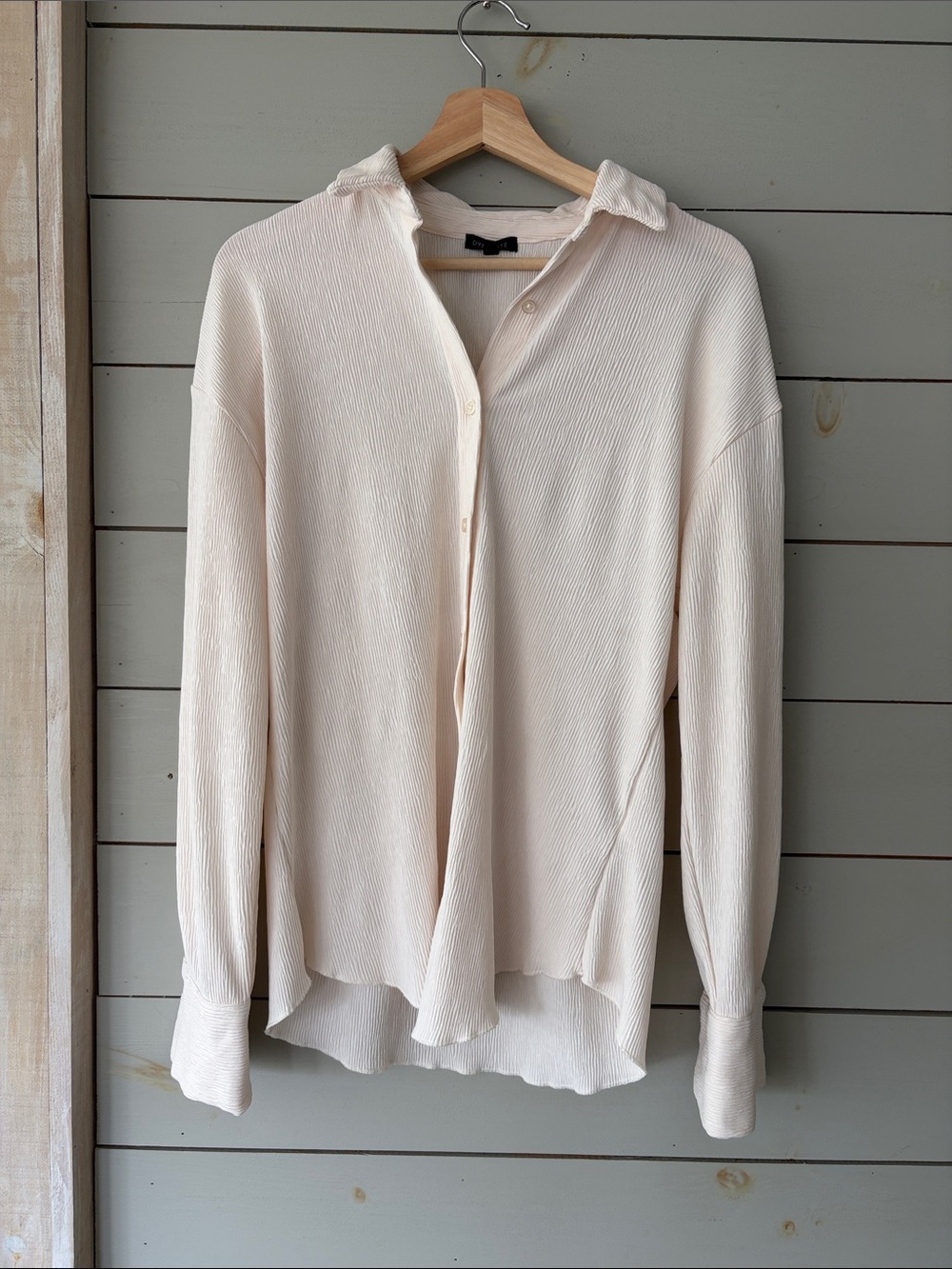 Dynamite Textured Button-Up Blouse – XS/S (Oversized Fit)